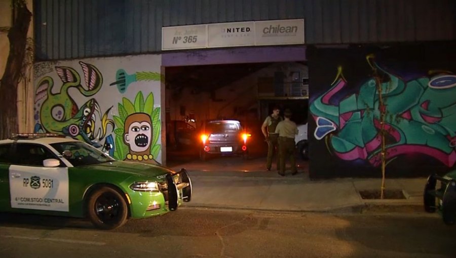 Millonario robo afectó a "Rent a car" en Santiago: delincuentes huyeron con 10 automóviles