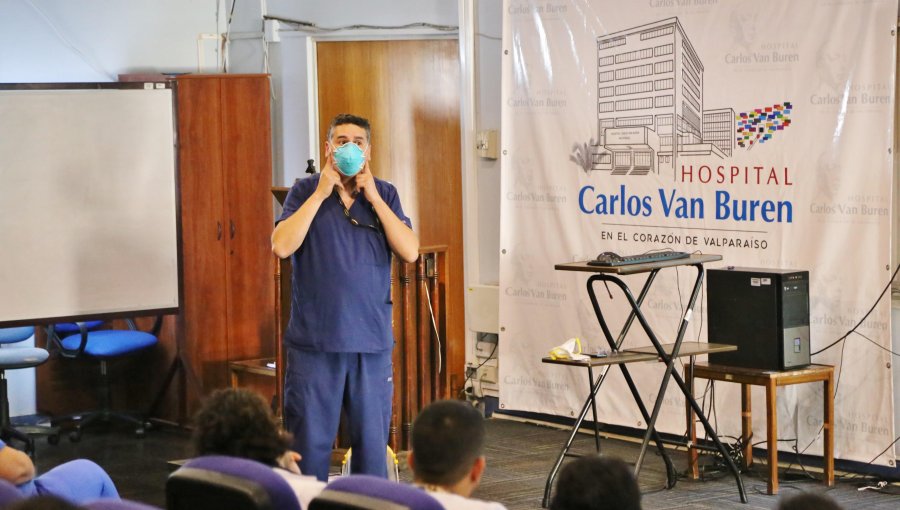 Hospital Van Buren capacita a funcionarios ante posible llegada del coronavirus a Valparaíso