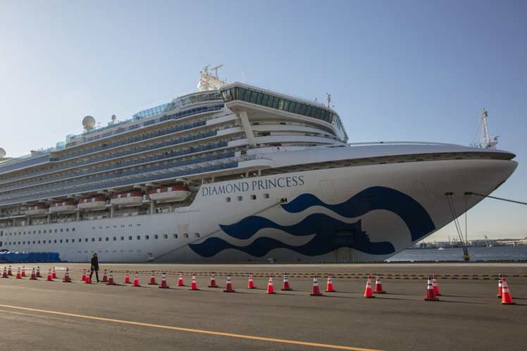 Dos pasajeros del crucero Diamond Princess atracado en Japón murieron por coronavirus
