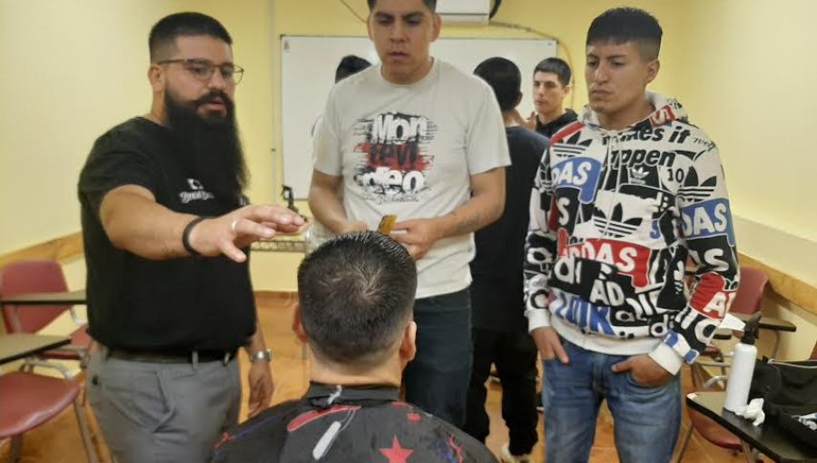 Internos de la cárcel de San Felipe se desarrollan como barberos y peluqueros