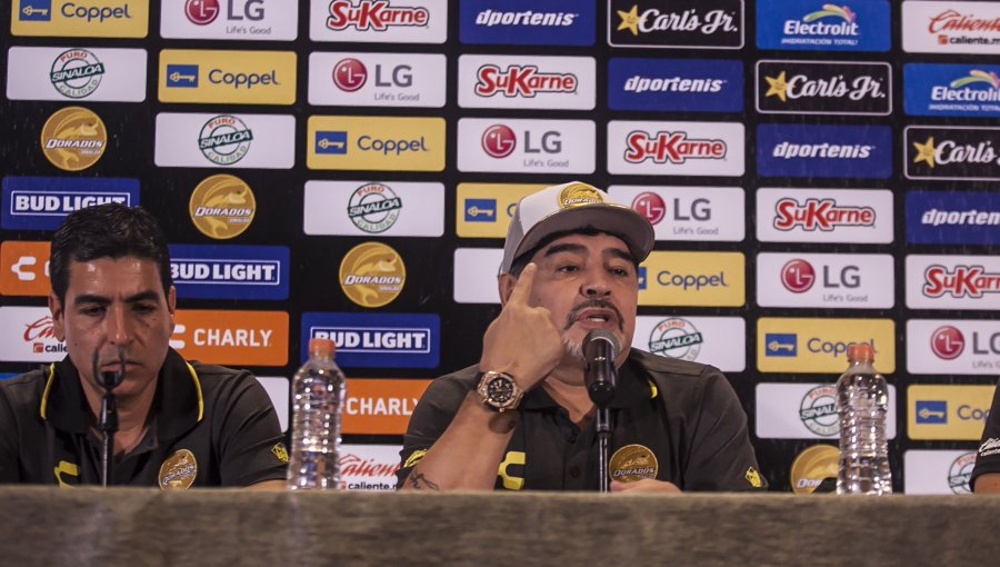Diego "Armando" Maradona criticó con fuerza a los técnicos Holan y Beccacece