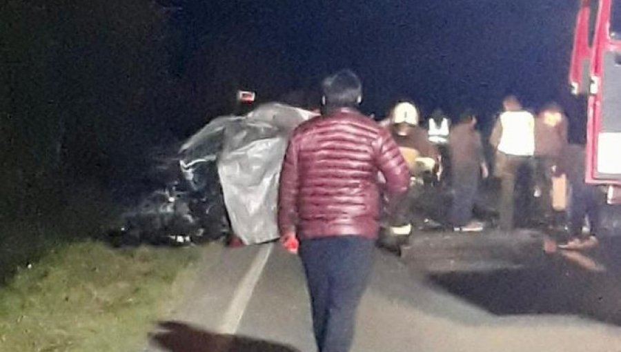 Choque frontal entre dos automóviles deja dos fallecidos en comuna de Los Muermos