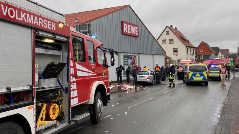 Al menos 15 heridos deja atropello durante masivo carnaval en Alemania