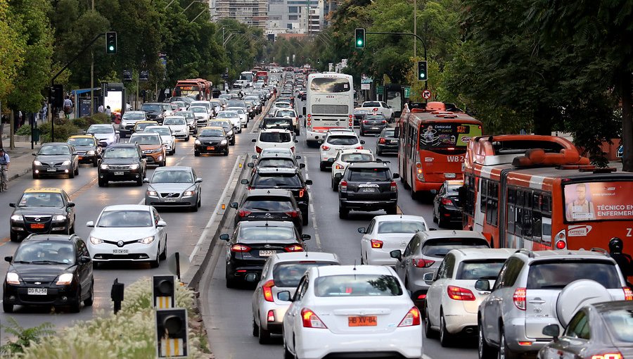 Ministerio de Transportes identificó 24 puntos críticos en Santiago a días del “Superlunes”