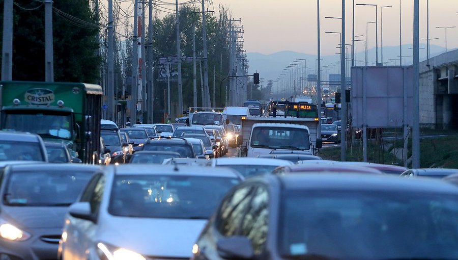 "Super Lunes": Detectan 120 puntos donde podría haber alta congestión vehicular en la región Metropolitana