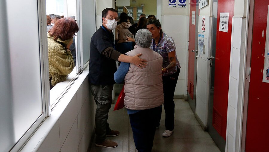 Consultorios del Gran Valparaíso registran largas filas por vacunación contra la influenza