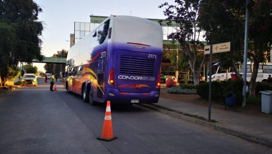 Bus que se dirigía desde Los Ángeles a Valdivia fue detenido y se activó protocolo por sospecha de coronavirus