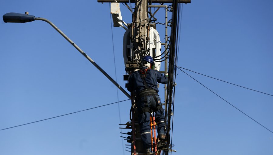 Corte masivo de electricidad afectó desde Coquimbo a la Región de Los Lagos: Un 20% de la demanda se interrumpió