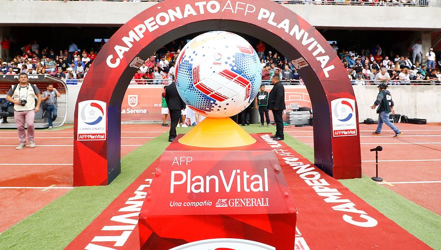 ANFP y clubes evalúan jugar durante el espacio dejado por Copa América