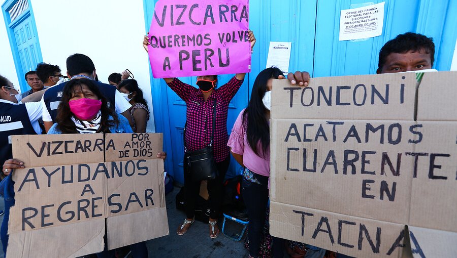 Más de 600 peruanos acampan en cercanías del consulado de su país en Arica
