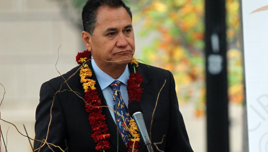 Rapa Nui en pie de guerra con el Gobierno y el Covid-19: Alcalde consigue ayuda, pero clama por cuarentena total