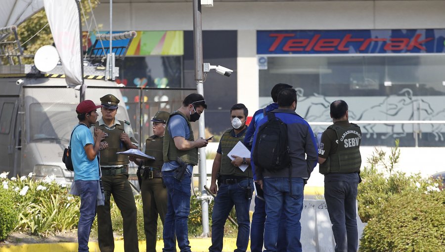 Cuatro heridos y 11 detenidos deja asalto en Mall Plaza Vespucio en Santiago