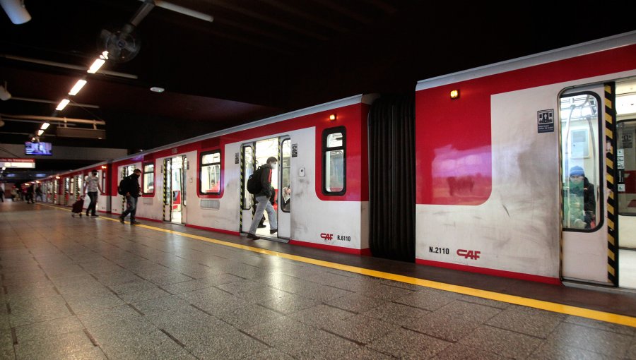 Metro registró 241.679 pasajeros menos entre el lunes y viernes de semana pasada