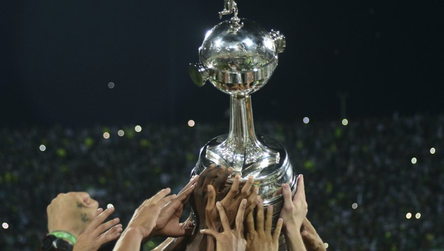 Ex árbitro aseguró que copas Libertadores y Sudamericana se reanudarán el 2021