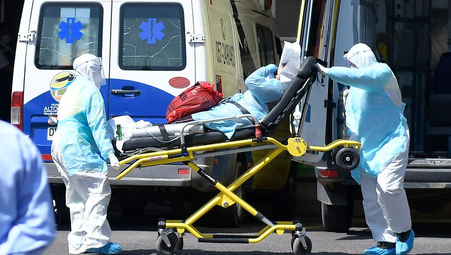 Paciente con Covid-19 fue trasladado desde Temuco a un hospital de Santiago