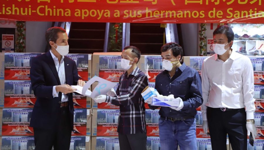 Municipio chino de Lishui donó 60 mil mascarillas al de Santiago para prevenir el Covid-19