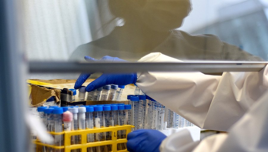 Ministerio de Salud asegura que la red pública dispone de capacidad y stock para realizar exámenes PCR