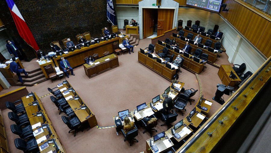 Senado aprueba y despacha a ley proyecto que rebaja la dieta parlamentaria