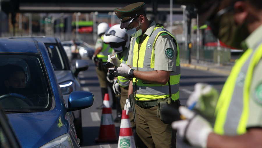 53 mil vehículos salieron de la capital en plena cuarentena: Cifra "preocupante" según Carabineros