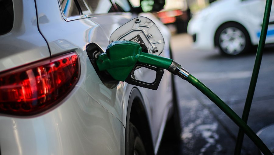 Precios de las bencinas y el diésel registrarán séptima baja consecutiva desde este jueves