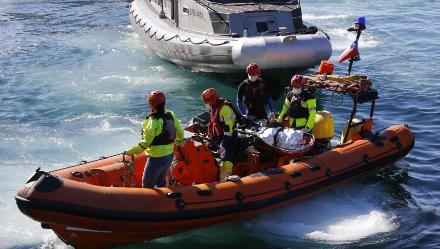 Aparece cuerpo flotando en el sector del faro Punta Ángeles en Valparaíso