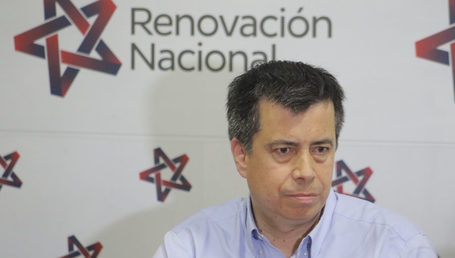 Diputado Andrés Celis por caso Cormuval: Pide suspensión de sus funciones de directora e intervenir el Área Educación