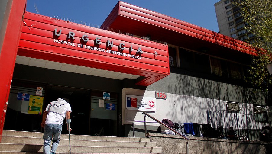 Tres hospitales de la región Metropolitana serán reconvertidos para recibir pacientes críticos