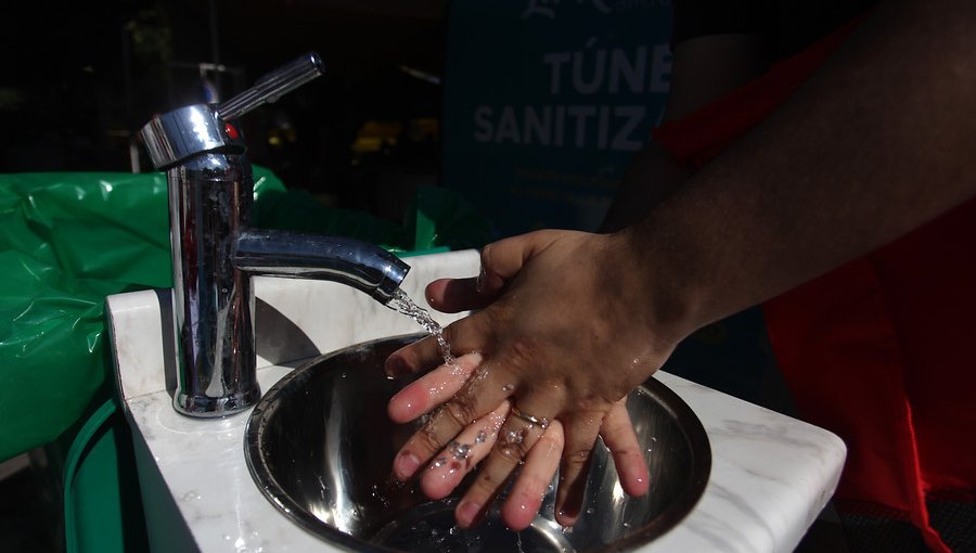 Estudio internacional: Chile entre los países que menos respetan el lavado de manos
