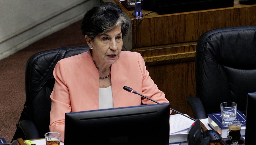 Senadora Allende pide cuarentena en la región de Valparaíso para "no repetir mala experiencia" de Santiago