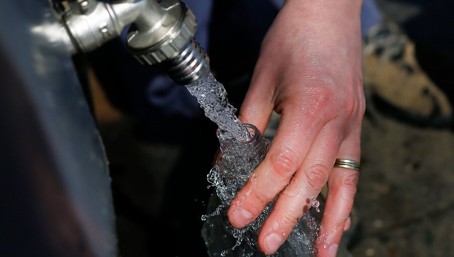 Obras Públicas anunció ayuda a 680 mil familias que reciben agua potable rural
