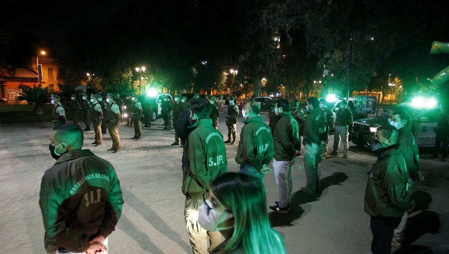 Siguen las fiestas clandestinas: 19 detenidos en la comuna de Santiago