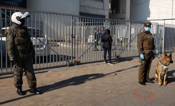 Detienen a mujer con Covid-19 que fue sorprendida en fila de una sucursal bancaria en San Miguel