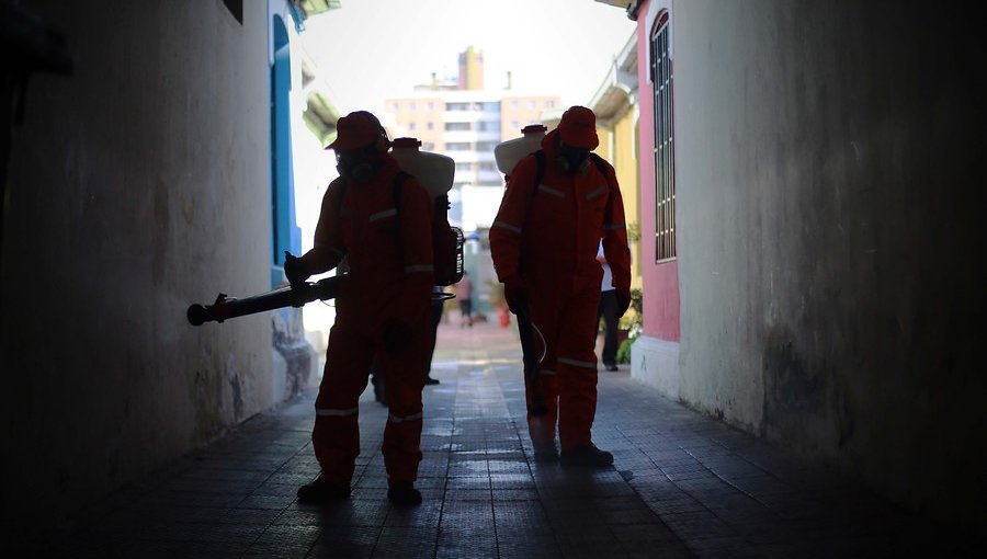 Hombre de 76 años fallece tras brote de Covid-19 al interior de cité ubicado en Santiago