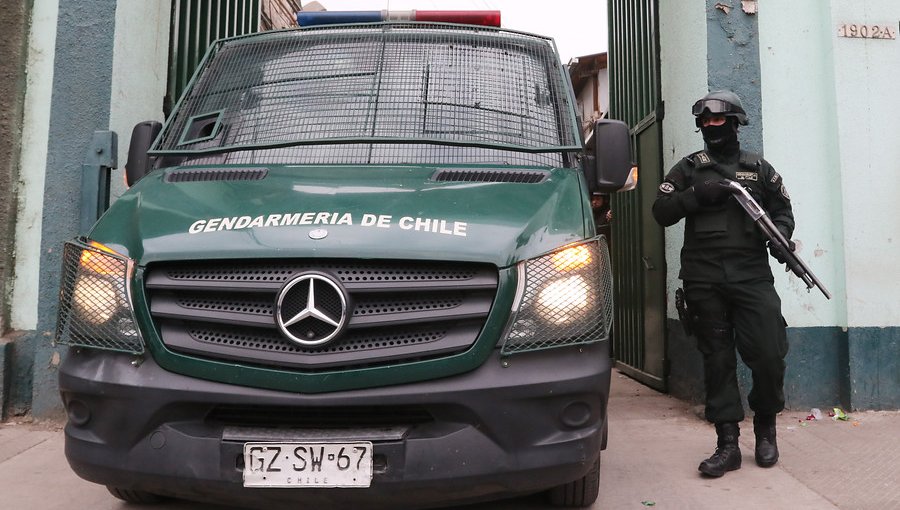 Decretan prisión preventiva para gendarmes que traficaban droga en la cárcel de Chillán