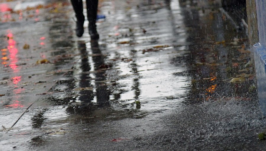 Decretan Alerta Temprana Preventiva para la región Metropolitana por viento, lluvia y aguanieve