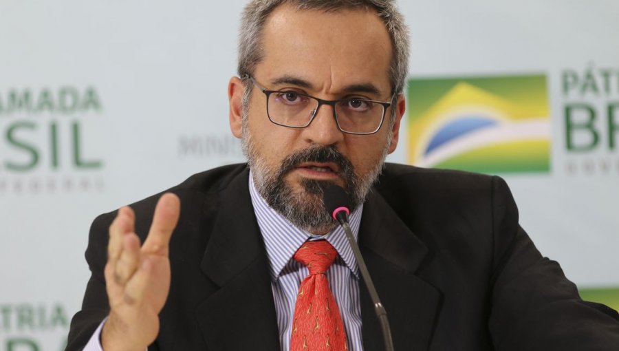 Ministro de Educación de Brasil renunció tras verse involucrado en diversas polémicas