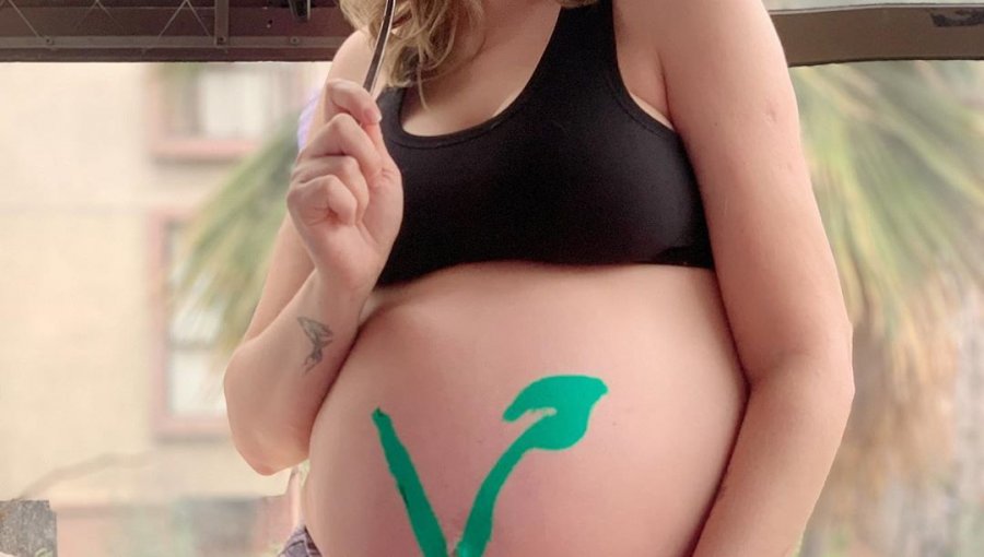 Eliana Albasetti enterneció las redes con imagen de su avanzado embarazo