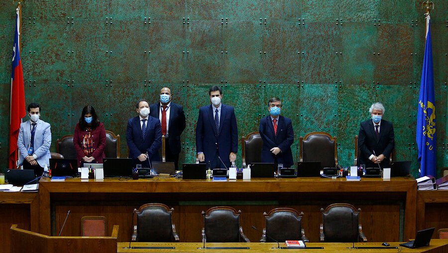 Cámara de Diputados realizó un minuto de silencio por la muerte de Ángela Jeria