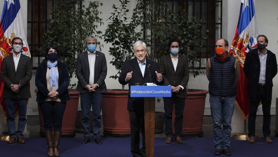 Presidente Piñera lanza plan de ayuda a clase media basada en créditos bancarios