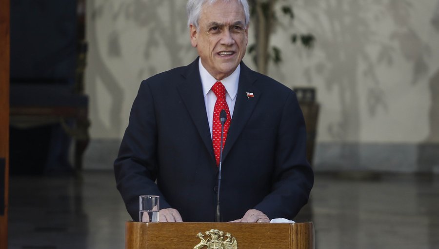 Día de la Bandera: Presidente Piñera apela al patriotismo para convocar a la "unidad en tiempos de adversidad"