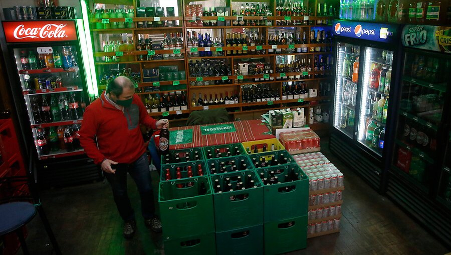 Funcionamiento de botillerías: Seremi de Salud de Valparaíso reitera que locales con patentes de alcohol no pueden abrir sus cortinas