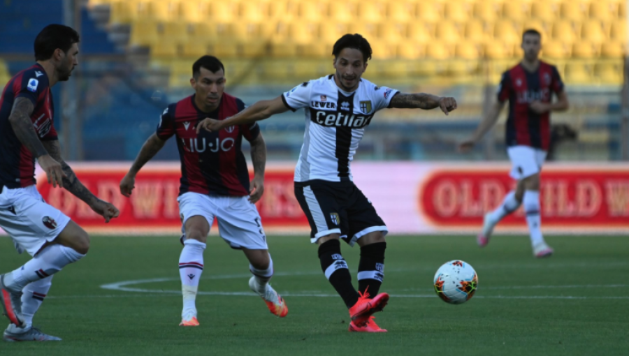 Gary Medel dejó la cancha ganando Bologna 0-2: tres minutos después, Parma lo empató