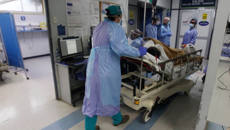 Ministerio de Salud destaca cifras de "leve mejoría", pero mantiene todas las cuarentenas en el país