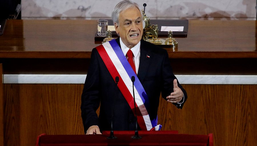 Bajo estrictas medidas sanitarias y con sólo 50 invitados, presidente Piñera entrega su tercera Cuenta Pública