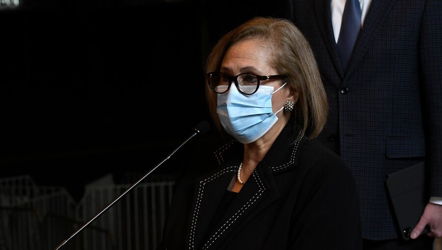 Presidenta del Senado reconoce “mejor tono”, pero rechaza "estrategia sanitaria" del Gobierno