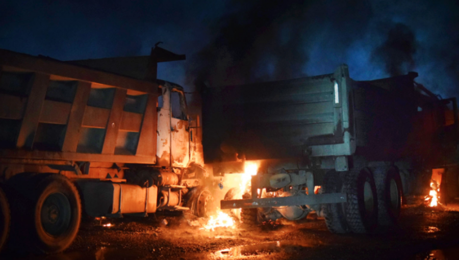 Nuevo ataque incendiario en La Araucanía: desconocidos quemaron 17 camiones y dos retroexcavadoras