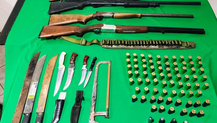 Con arresto domiciliario total y arraigo nacional quedaron imputados por porte ilegal de armas y municiones en Carahue