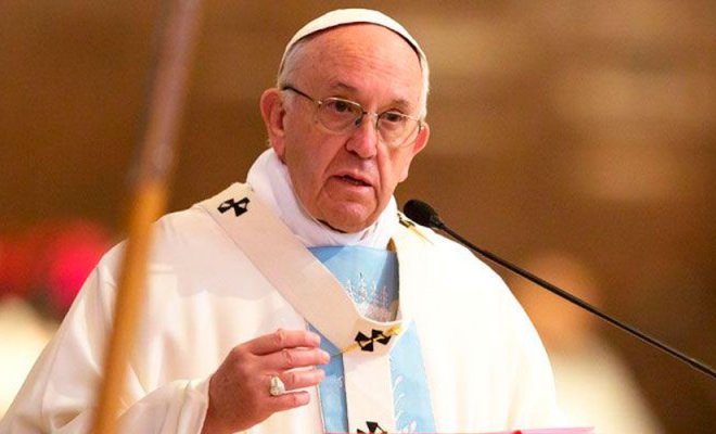 Vaticano dice que es "absurdo" calificar de machista el título de la tercera encíclica del Papa, 'Hermanos todos'