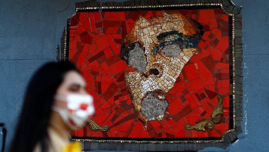 Movilh repudió destrucción de mosaico en homenaje a Pedro Lemebel en Santiago