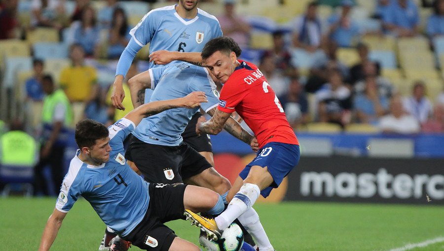 La Roja tiene horarios confirmados para enfrentar a Uruguay y Colombia